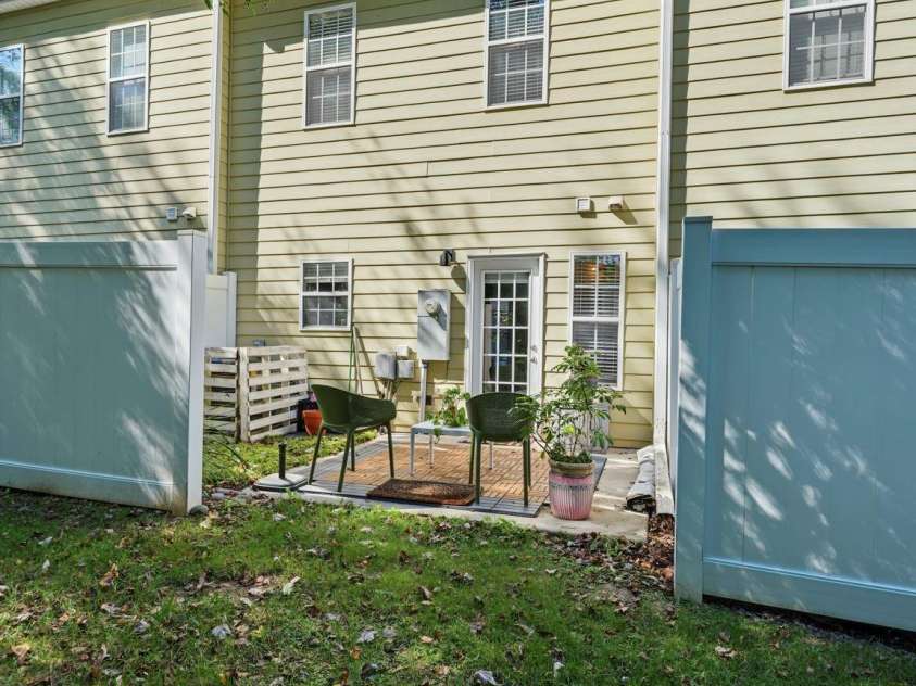 4460 Yoruk Forest Lane, Charlotte, NC 28211.  MLS# CAR4429492, YatesRealty ID 54275. 