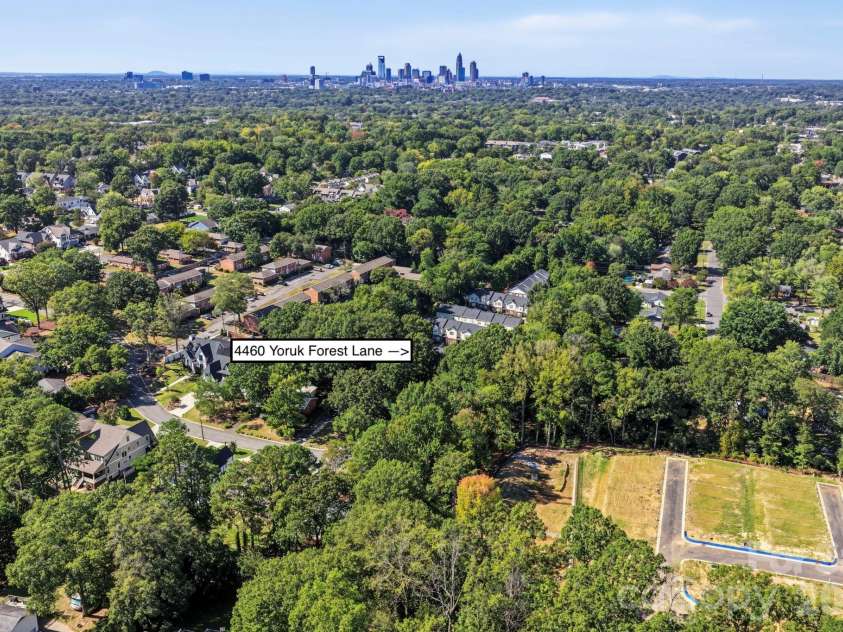 4460 Yoruk Forest Lane, Charlotte, NC 28211.  MLS# CAR4429492, YatesRealty ID 54275. 