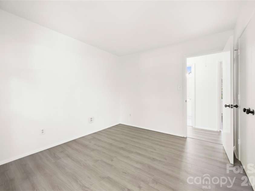9112 Sardis Forest Drive, Charlotte, NC 28270.  MLS# CAR4429591, YatesRealty ID 54276. Bedroom 2