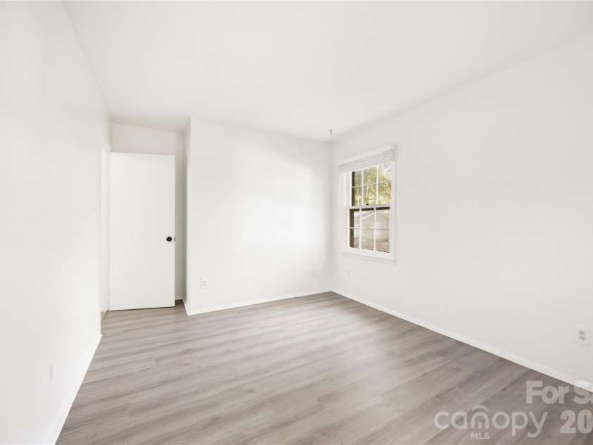 9112 Sardis Forest Drive, Charlotte, NC 28270.  MLS# CAR4429591, YatesRealty ID 54276. Bedroom 3