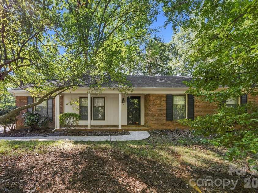 9112 Sardis Forest Drive, Charlotte, NC 28270.  MLS# CAR4429591, YatesRealty ID 54276. Front Exterior