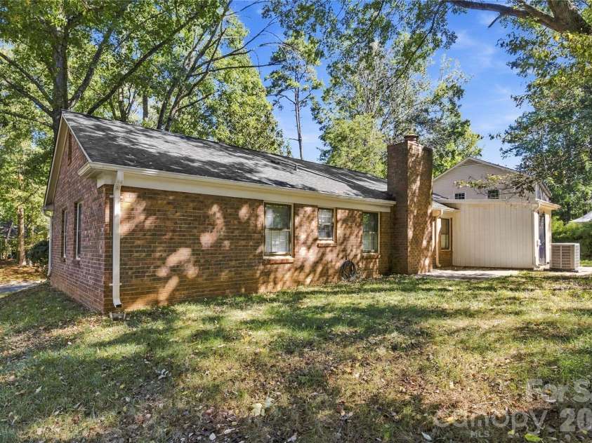 9112 Sardis Forest Drive, Charlotte, NC 28270.  MLS# CAR4429591, YatesRealty ID 54276. Rear Elevation