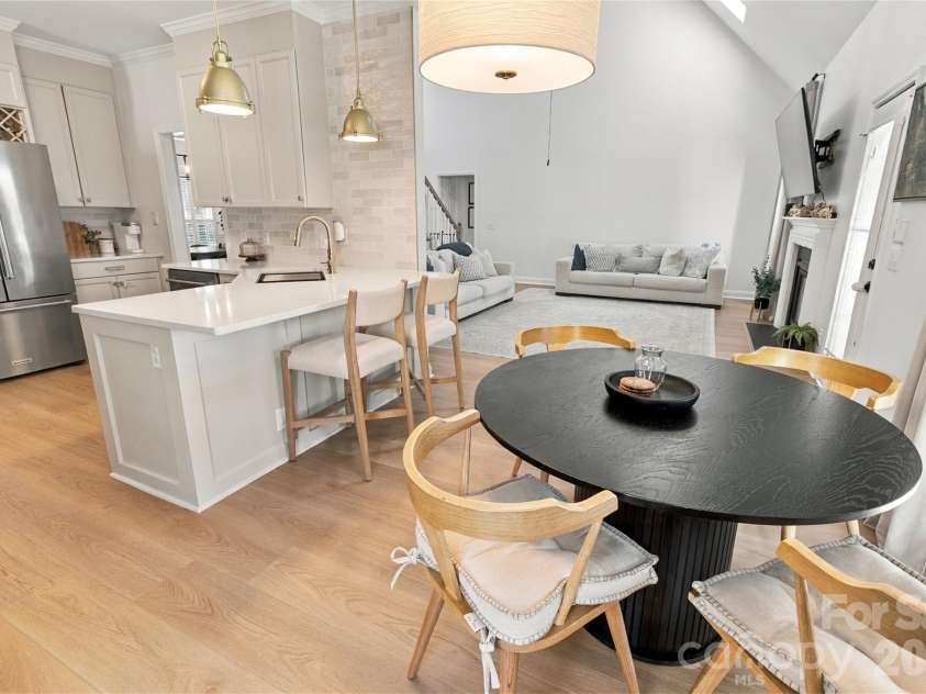 613 Weyburn Drive, Concord, NC 28027.  MLS# CAR4429477, YatesRealty ID 54278. Breakfast nook area