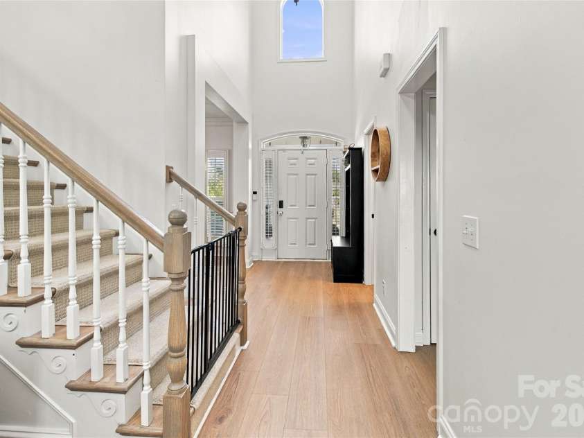 613 Weyburn Drive, Concord, NC 28027.  MLS# CAR4429477, YatesRealty ID 54278. Entry hall