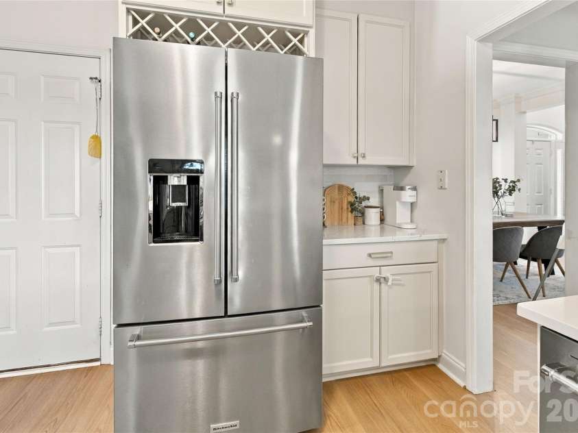 613 Weyburn Drive, Concord, NC 28027.  MLS# CAR4429477, YatesRealty ID 54278. New kitchen appliances