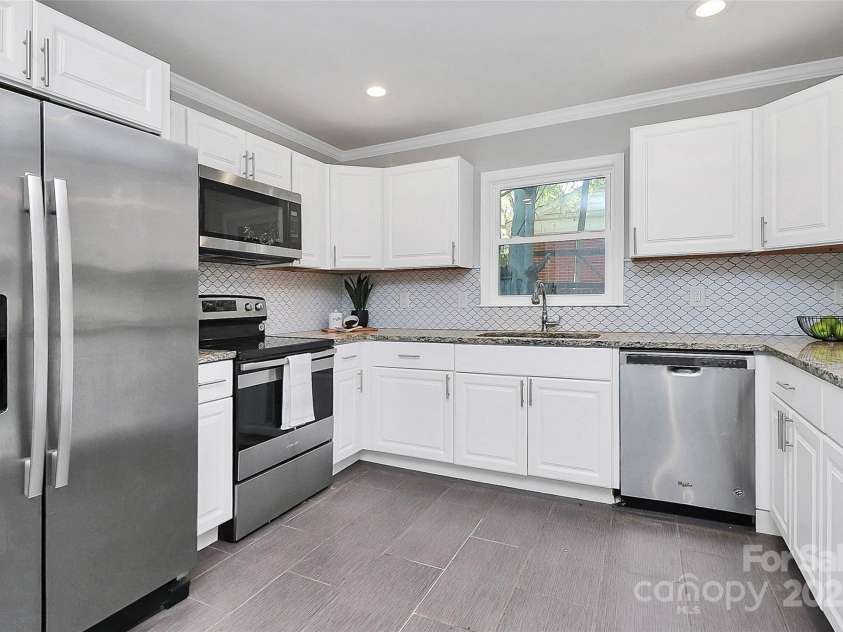 1420 Starbrook Drive, Charlotte, NC 28210.  MLS# CAR4314473, YatesRealty ID 5428. 