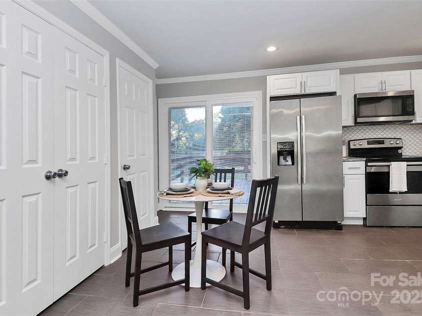 1420 Starbrook Drive, Charlotte, NC 28210.  MLS# CAR4314473, YatesRealty ID 5428. 