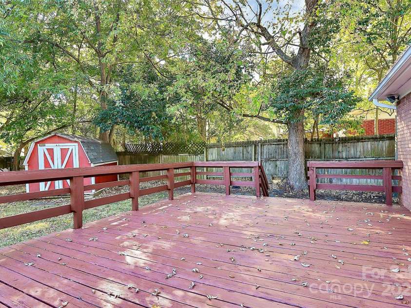 1420 Starbrook Drive, Charlotte, NC 28210.  MLS# CAR4314473, YatesRealty ID 5428. 