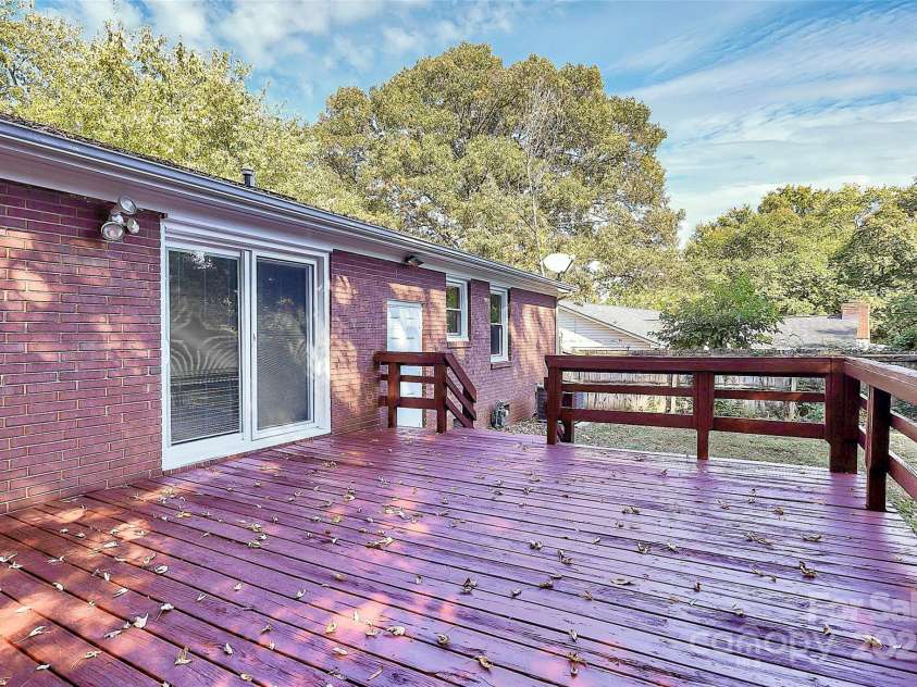 1420 Starbrook Drive, Charlotte, NC 28210.  MLS# CAR4314473, YatesRealty ID 5428. 