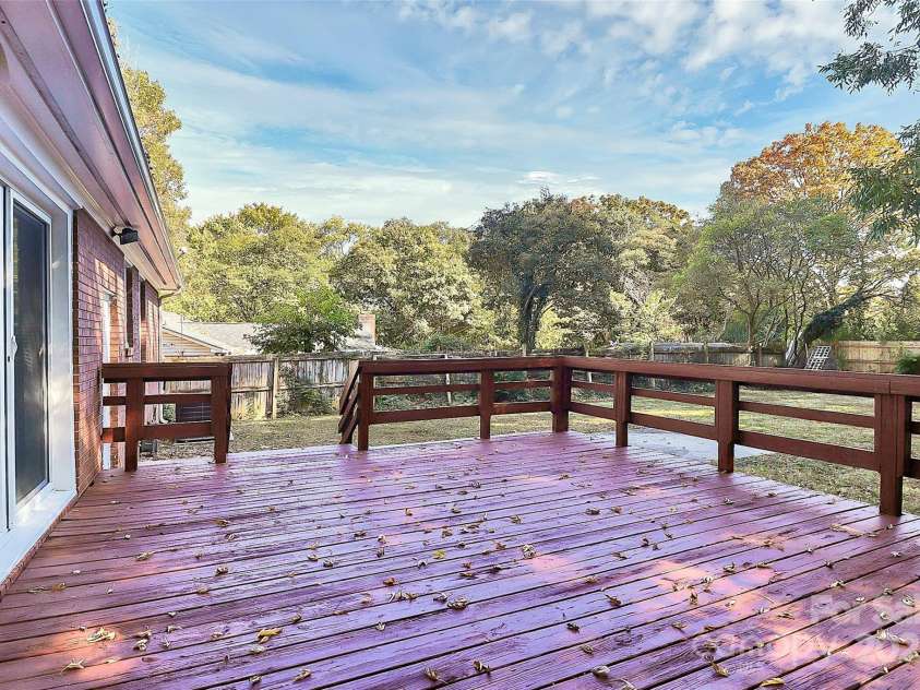 1420 Starbrook Drive, Charlotte, NC 28210.  MLS# CAR4314473, YatesRealty ID 5428. 