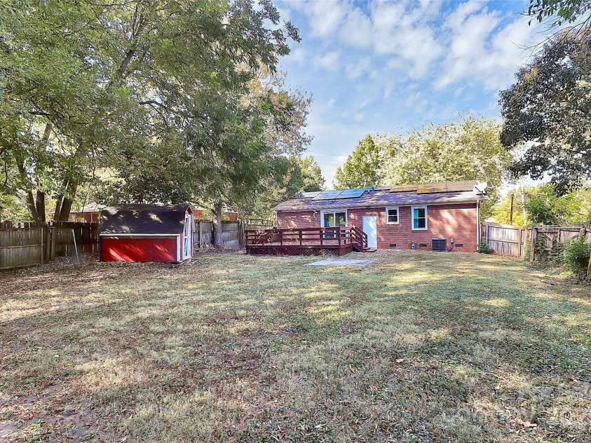 1420 Starbrook Drive, Charlotte, NC 28210.  MLS# CAR4314473, YatesRealty ID 5428. Solar Panels virtually eliminating monthly power cost!