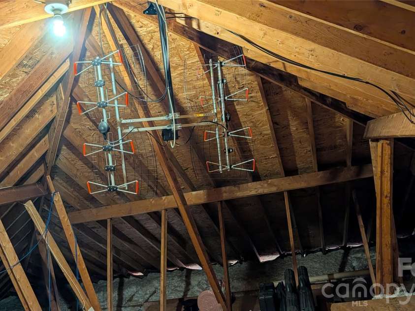 1011 Overhill Drive, Salisbury, NC 28144.  MLS# CAR4429292, YatesRealty ID 54283. Attic Antenna: Dual-direction antenna that receives signals from two different tower locations enabling lots of extra TV reception