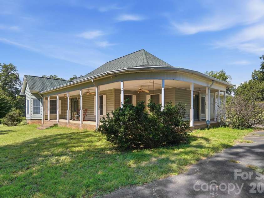600 Frontier Road, Clover, SC 29710.  MLS# CAR4429222, YatesRealty ID 54284. 