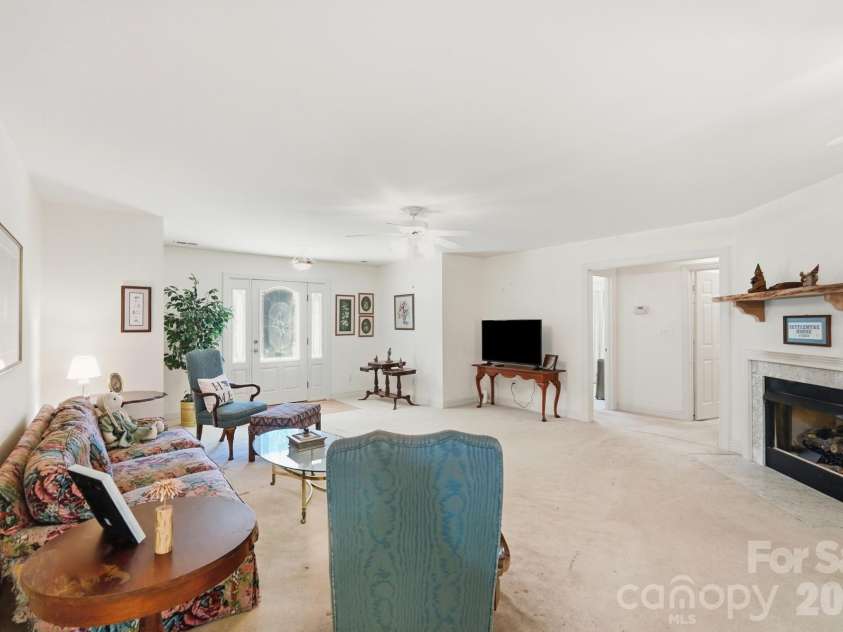 600 Frontier Road, Clover, SC 29710.  MLS# CAR4429222, YatesRealty ID 54284. 
