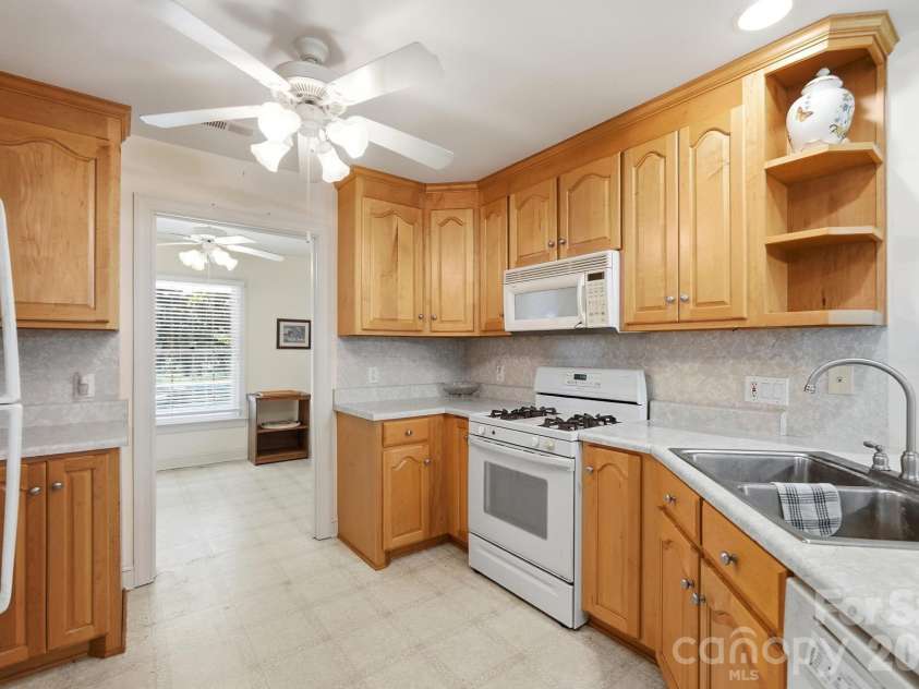 600 Frontier Road, Clover, SC 29710.  MLS# CAR4429222, YatesRealty ID 54284. 