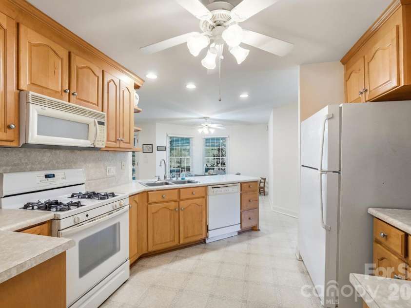 600 Frontier Road, Clover, SC 29710.  MLS# CAR4429222, YatesRealty ID 54284. 