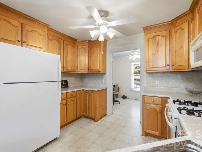 600 Frontier Road, Clover, SC 29710.  MLS# CAR4429222, YatesRealty ID 54284. 