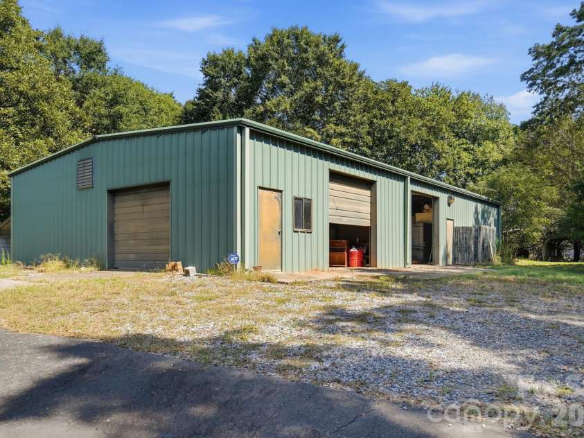 600 Frontier Road, Clover, SC 29710.  MLS# CAR4429222, YatesRealty ID 54284. 