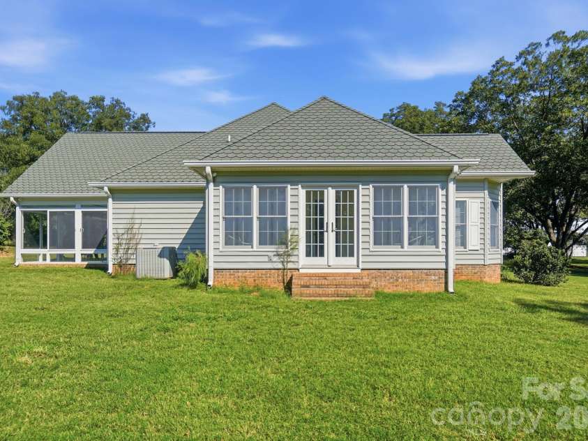 600 Frontier Road, Clover, SC 29710.  MLS# CAR4429222, YatesRealty ID 54284. 