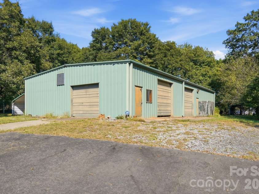 600 Frontier Road, Clover, SC 29710.  MLS# CAR4429222, YatesRealty ID 54284. 