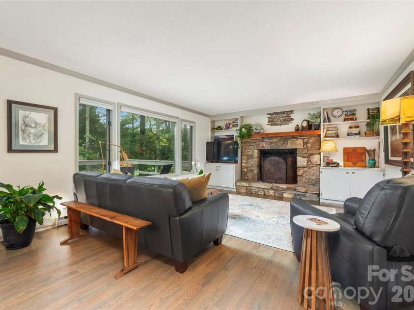 109 Middle Connestee Trail, Brevard, NC 28712.  MLS# CAR4429335, YatesRealty ID 54285. 