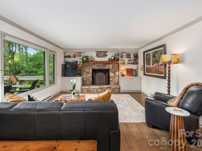 109 Middle Connestee Trail, Brevard, NC 28712.  MLS# CAR4429335, YatesRealty ID 54285. 