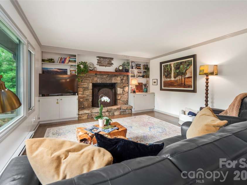 109 Middle Connestee Trail, Brevard, NC 28712.  MLS# CAR4429335, YatesRealty ID 54285. 