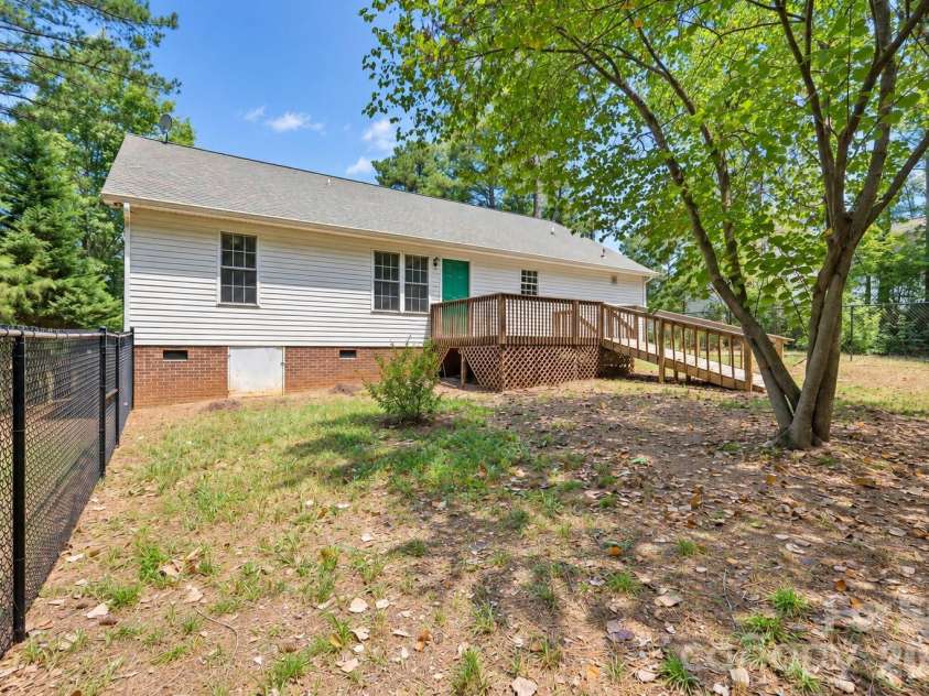 2017 Country Club Drive, Lancaster, SC 29720.  MLS# CAR4429318, YatesRealty ID 54286. 