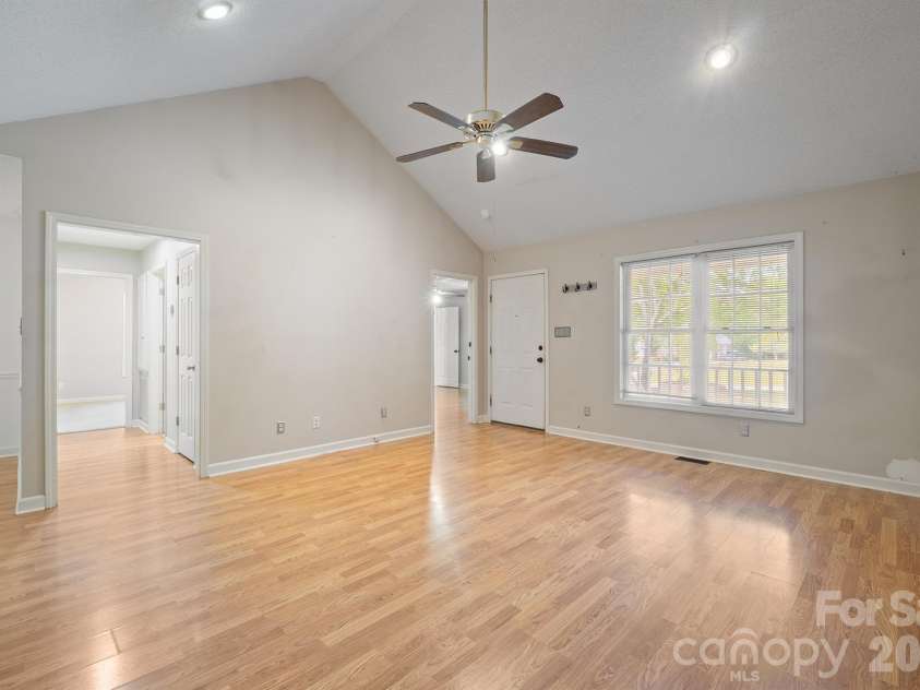 2017 Country Club Drive, Lancaster, SC 29720.  MLS# CAR4429318, YatesRealty ID 54286. 