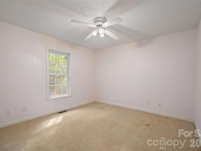 2017 Country Club Drive, Lancaster, SC 29720.  MLS# CAR4429318, YatesRealty ID 54286. 