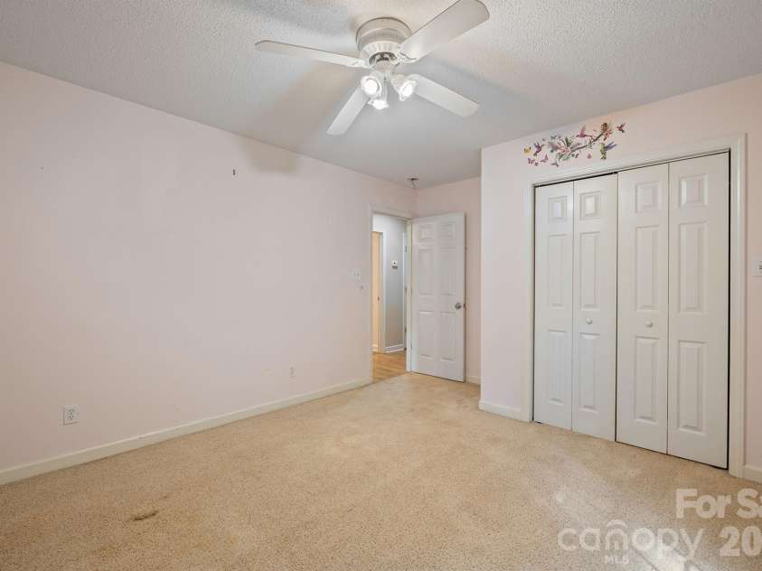 2017 Country Club Drive, Lancaster, SC 29720.  MLS# CAR4429318, YatesRealty ID 54286. 