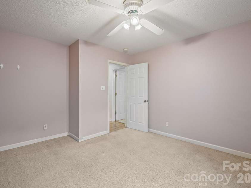 2017 Country Club Drive, Lancaster, SC 29720.  MLS# CAR4429318, YatesRealty ID 54286. 