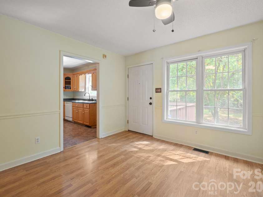 2017 Country Club Drive, Lancaster, SC 29720.  MLS# CAR4429318, YatesRealty ID 54286. 