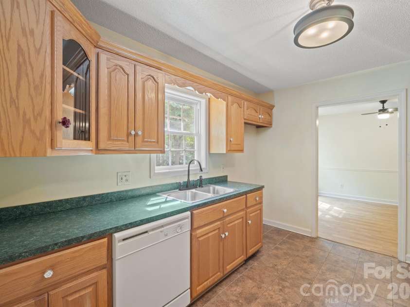 2017 Country Club Drive, Lancaster, SC 29720.  MLS# CAR4429318, YatesRealty ID 54286. 