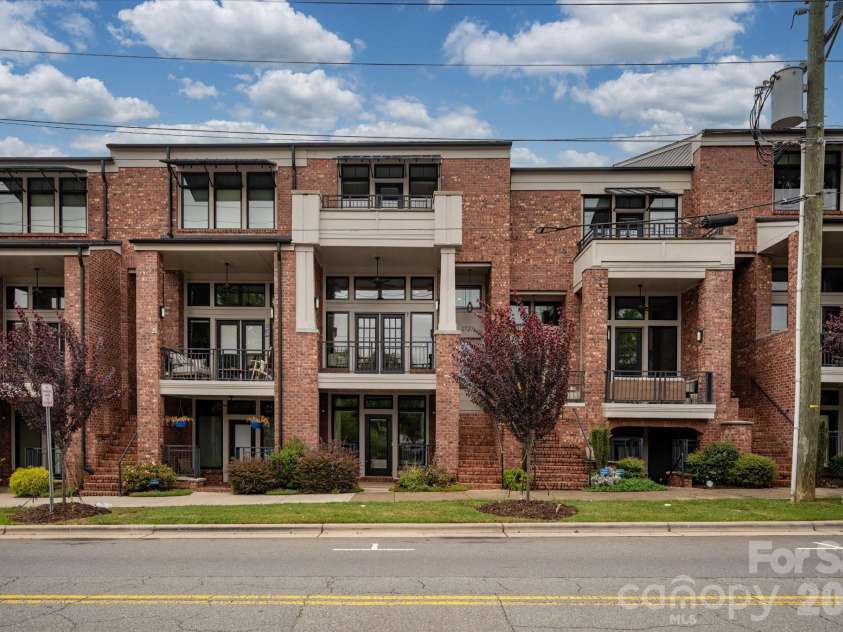 2727 Brevard Street, Charlotte, NC 28205.  MLS# CAR4429086, YatesRealty ID 54289. 