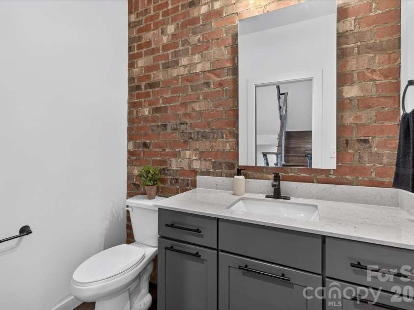 2727 Brevard Street, Charlotte, NC 28205.  MLS# CAR4429086, YatesRealty ID 54289. 