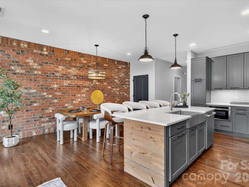 2727 Brevard Street, Charlotte, NC 28205.  MLS# CAR4429086, YatesRealty ID 54289. 