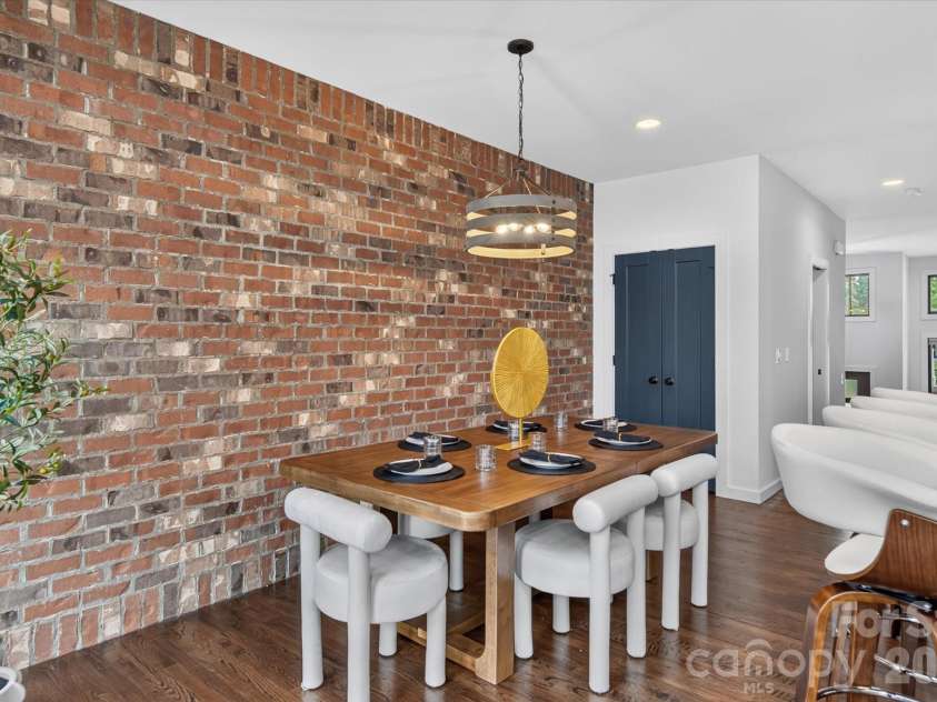 2727 Brevard Street, Charlotte, NC 28205.  MLS# CAR4429086, YatesRealty ID 54289. 
