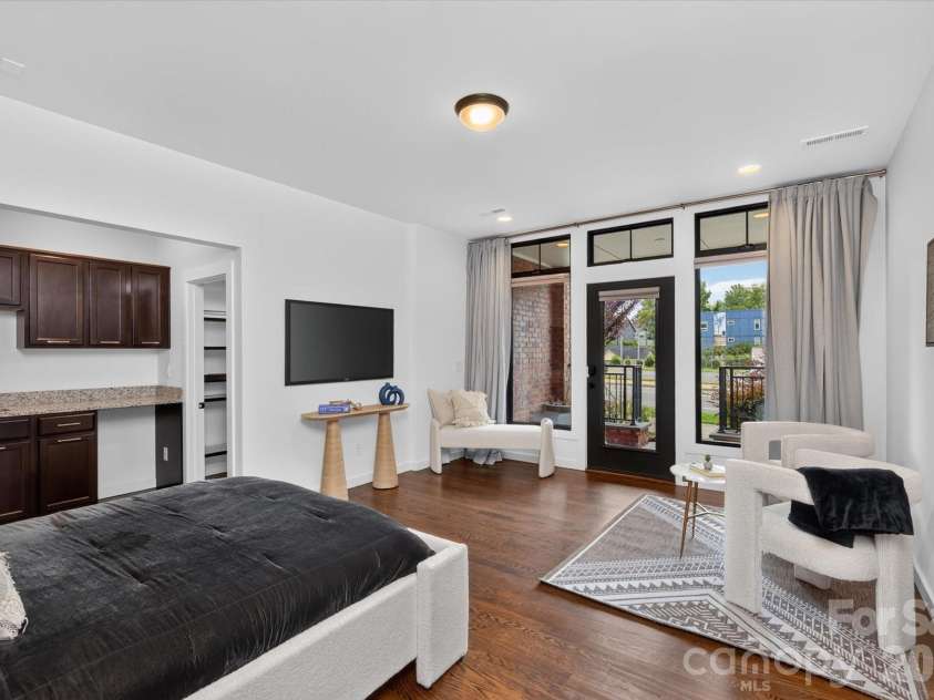 2727 Brevard Street, Charlotte, NC 28205.  MLS# CAR4429086, YatesRealty ID 54289. 