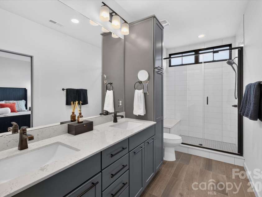 2727 Brevard Street, Charlotte, NC 28205.  MLS# CAR4429086, YatesRealty ID 54289. 