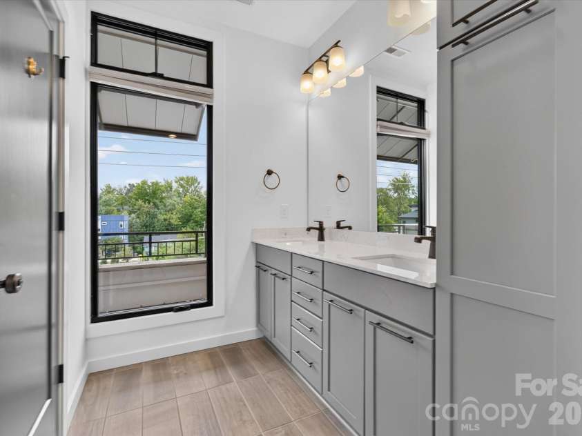 2727 Brevard Street, Charlotte, NC 28205.  MLS# CAR4429086, YatesRealty ID 54289. 