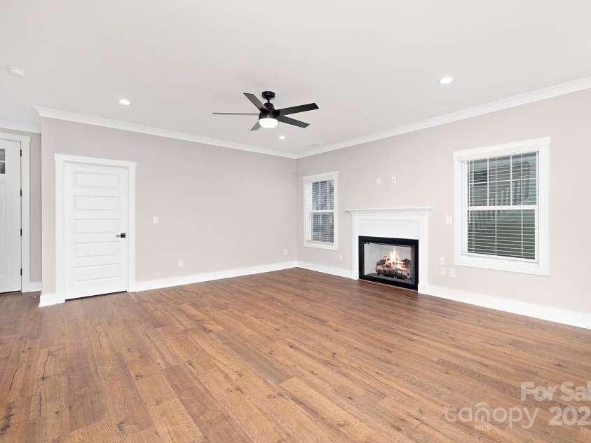 1002 Fairground Street, Charlotte, NC 28208.  MLS# CAR4198787, YatesRealty ID 5429. 