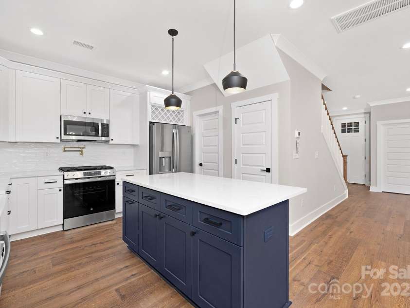 1002 Fairground Street, Charlotte, NC 28208.  MLS# CAR4198787, YatesRealty ID 5429. 