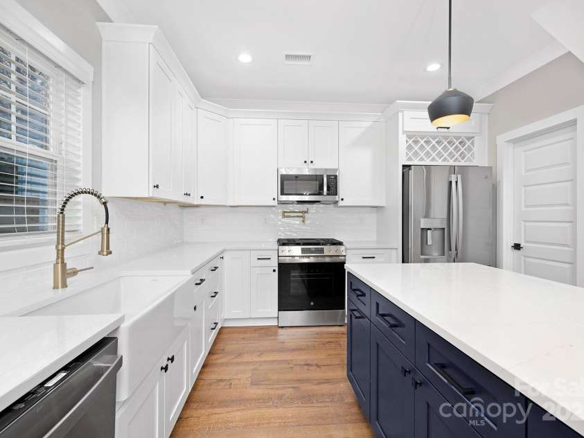 1002 Fairground Street, Charlotte, NC 28208.  MLS# CAR4198787, YatesRealty ID 5429. 