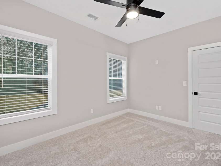 1002 Fairground Street, Charlotte, NC 28208.  MLS# CAR4198787, YatesRealty ID 5429. 