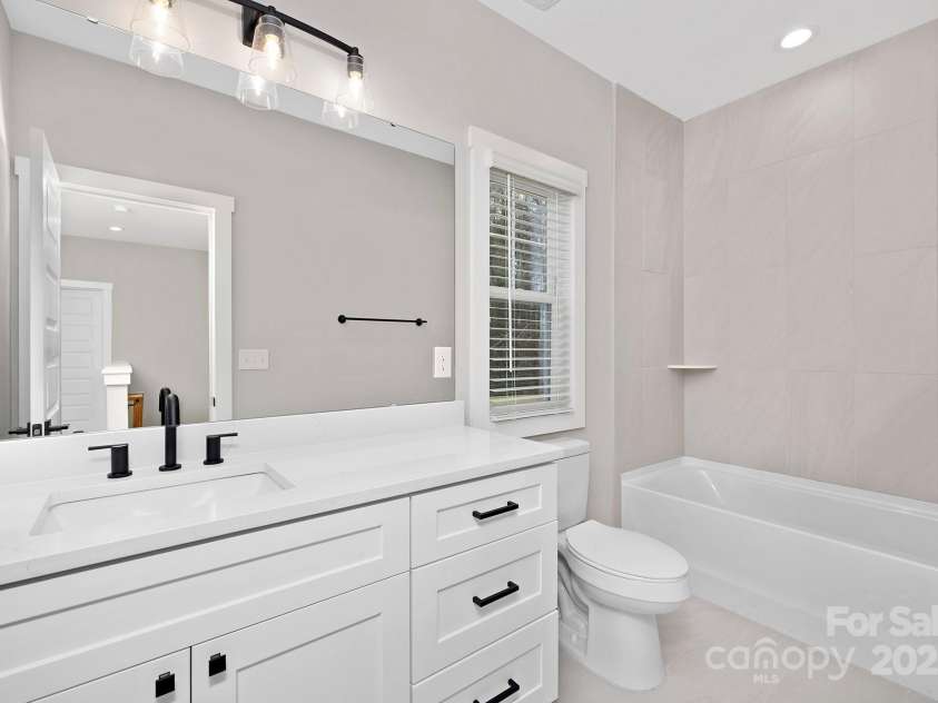 1002 Fairground Street, Charlotte, NC 28208.  MLS# CAR4198787, YatesRealty ID 5429. 