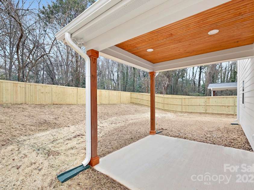 1002 Fairground Street, Charlotte, NC 28208.  MLS# CAR4198787, YatesRealty ID 5429. 