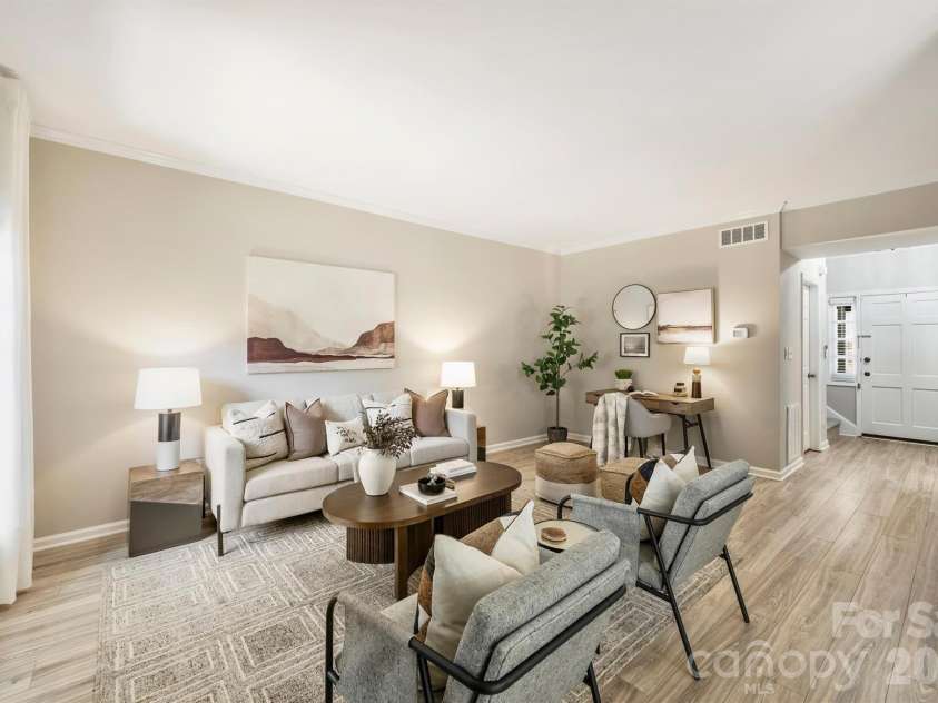 5915 Quail Hollow Road, Charlotte, NC 28210.  MLS# CAR4429141, YatesRealty ID 54290. 