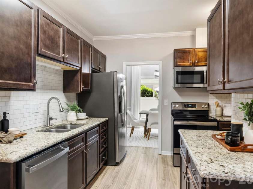 5915 Quail Hollow Road, Charlotte, NC 28210.  MLS# CAR4429141, YatesRealty ID 54290. 