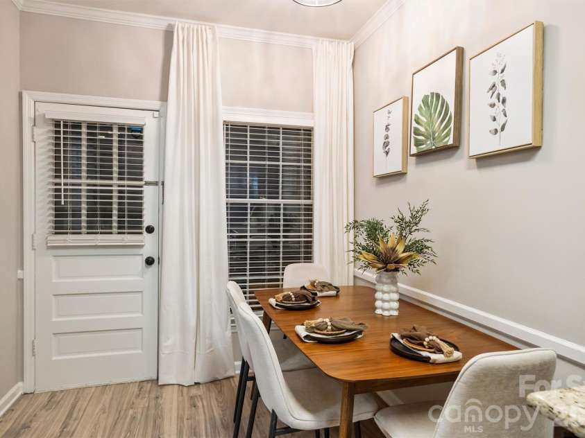 5915 Quail Hollow Road, Charlotte, NC 28210.  MLS# CAR4429141, YatesRealty ID 54290. 